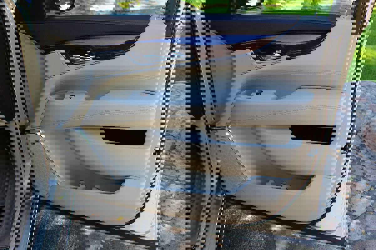 Used 2015 Cadillac Escalade ESV Premium image 26