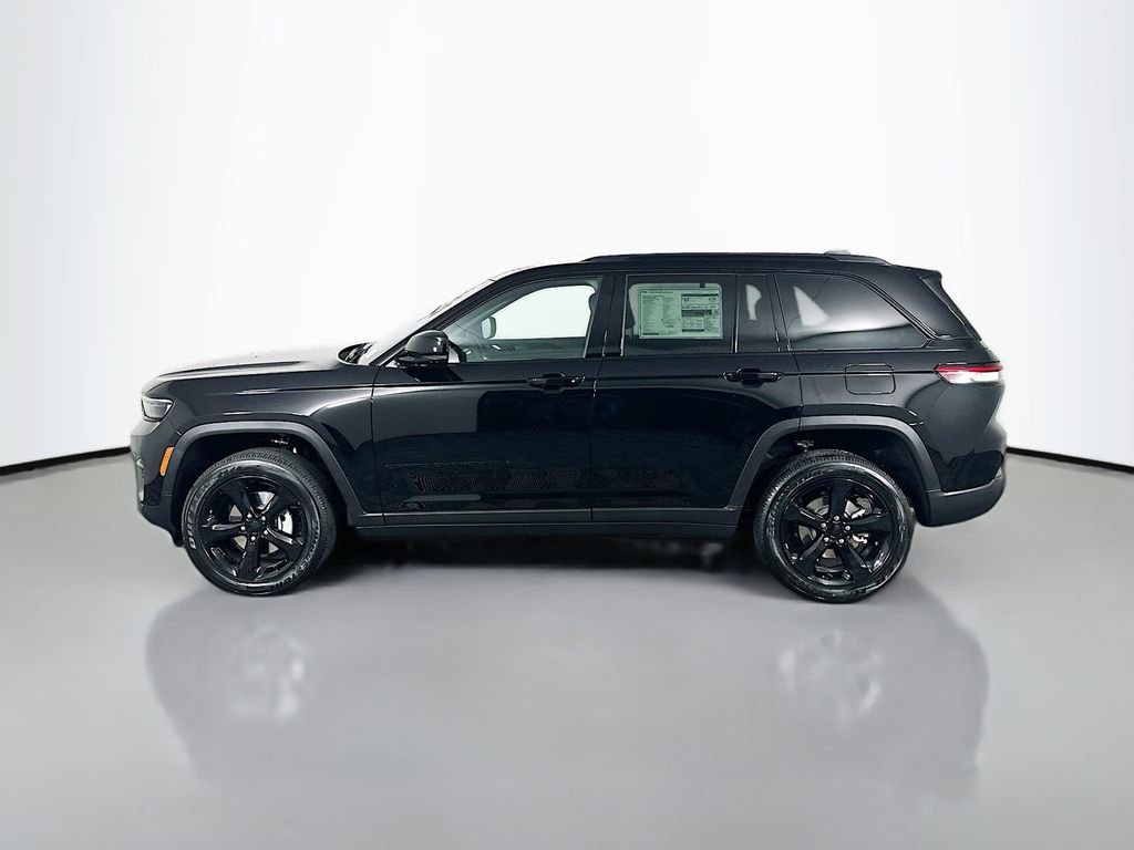 New 2025 Jeep Grand Cherokee Altitude image 4