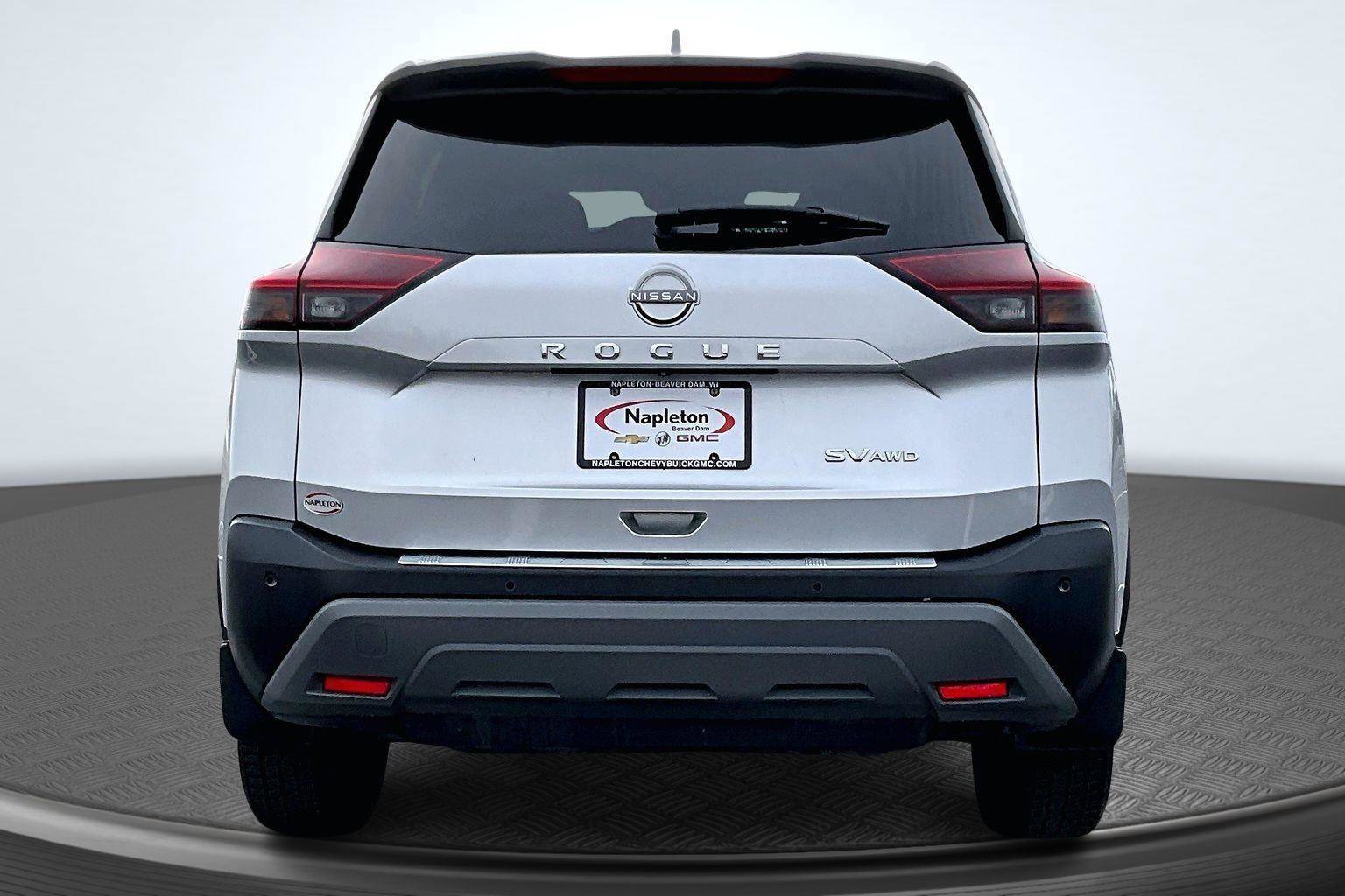 Used 2023 Nissan Rogue SV image 4