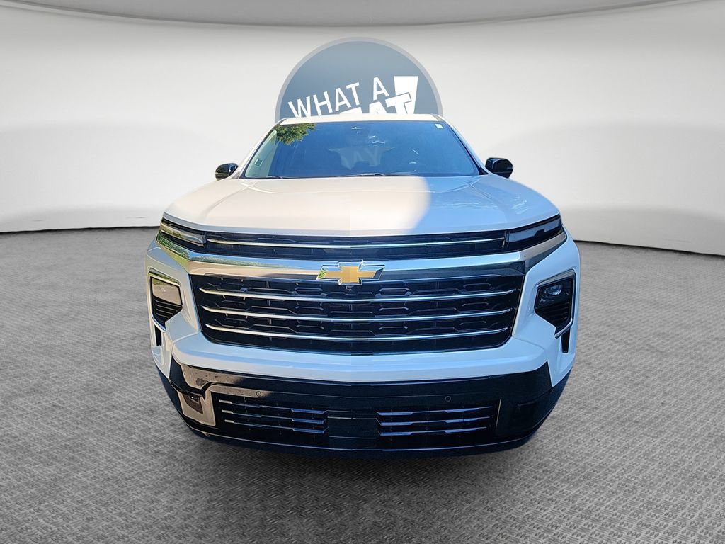 Used 2025 Chevrolet Traverse High Country w/ LPO, Floor Liner Package AWD/4WD image 10
