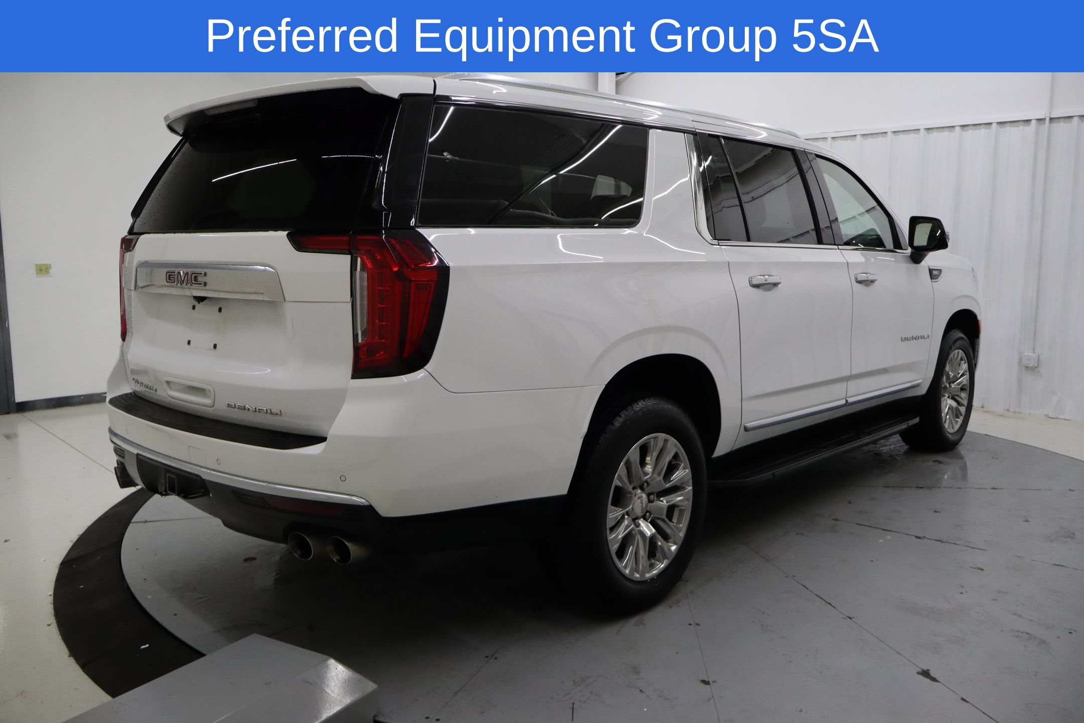 Used 2024 GMC Yukon XL Denali AWD/4WD image 2