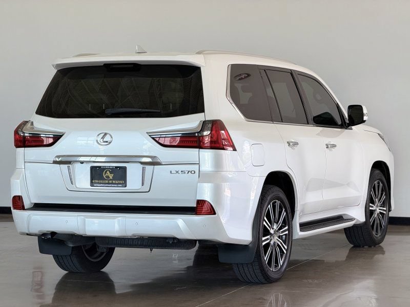 Used 2019 Lexus LX 570 4WD w/ Luxury Package image 7