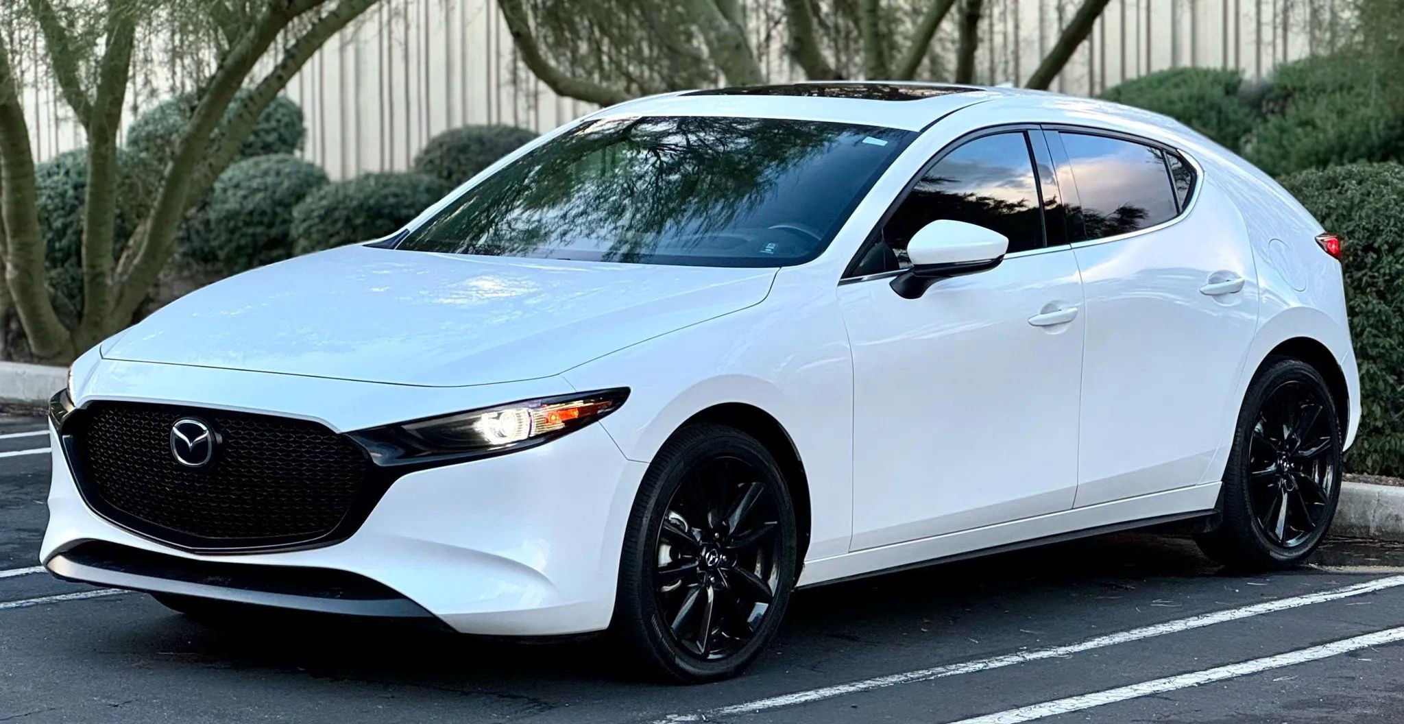 Used 2025 MAZDA MAZDA3 2.5 S Hatchback w/ Premium Pkg image 3