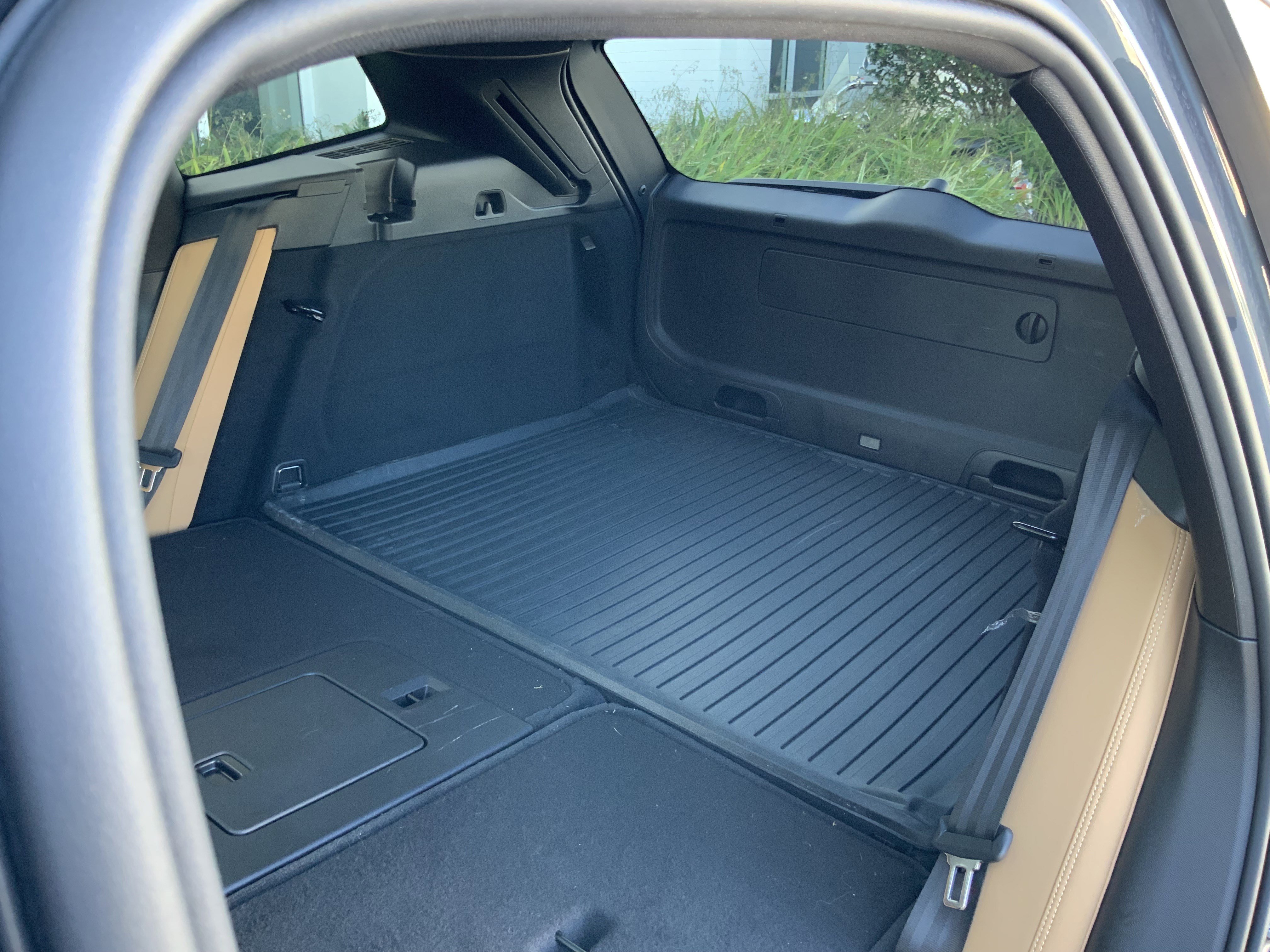 Used 2025 Volvo XC60 B5 Ultra w/ Protection Package Premier image 30