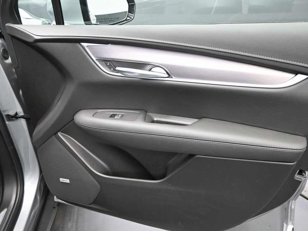 New 2026 Cadillac XT5 Luxury w/ LPO, Floor Liner Package AWD/4WD image 18