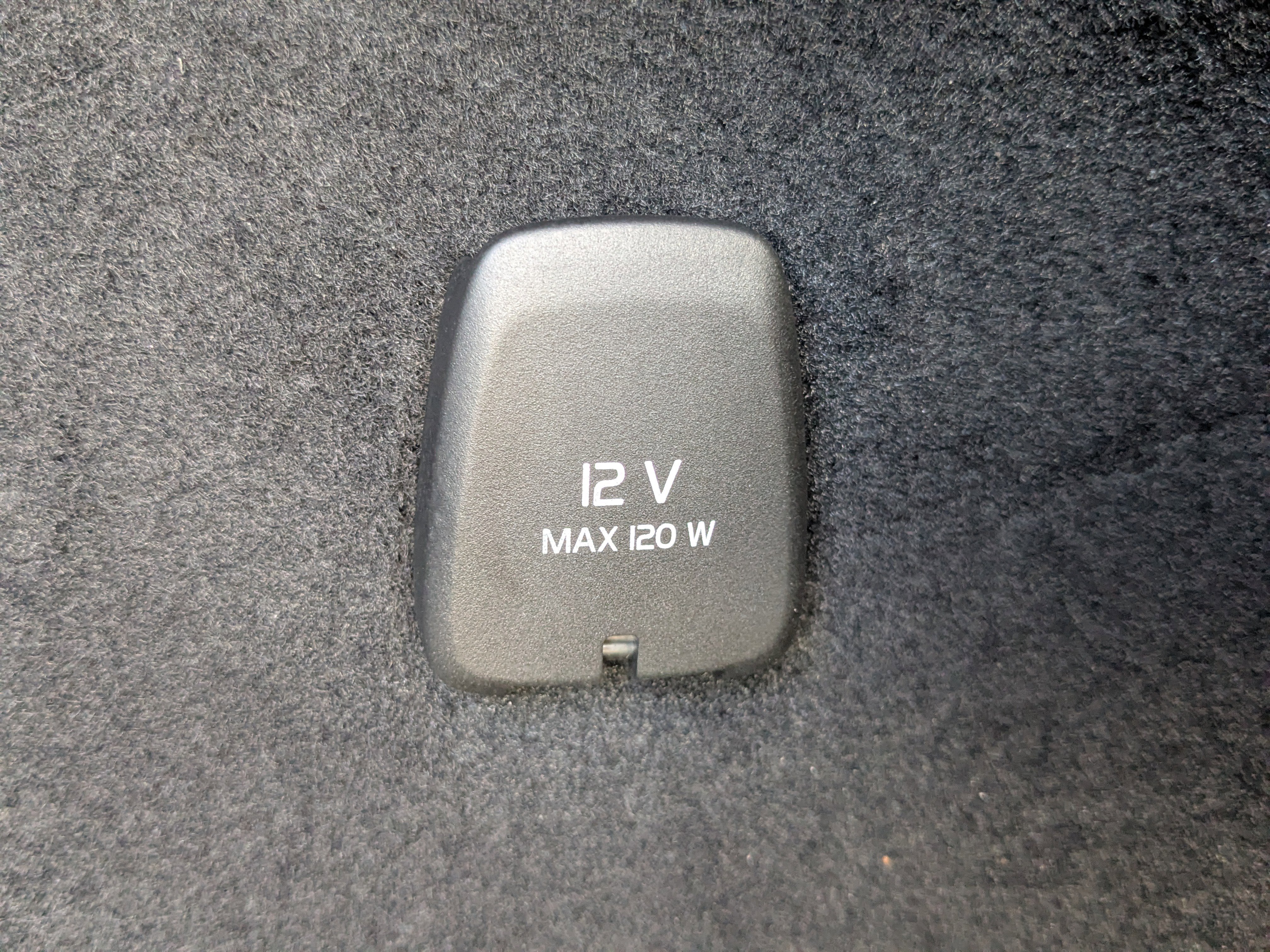 Used 2017 Volvo XC90 T6 Momentum w/ Vision Package image 16