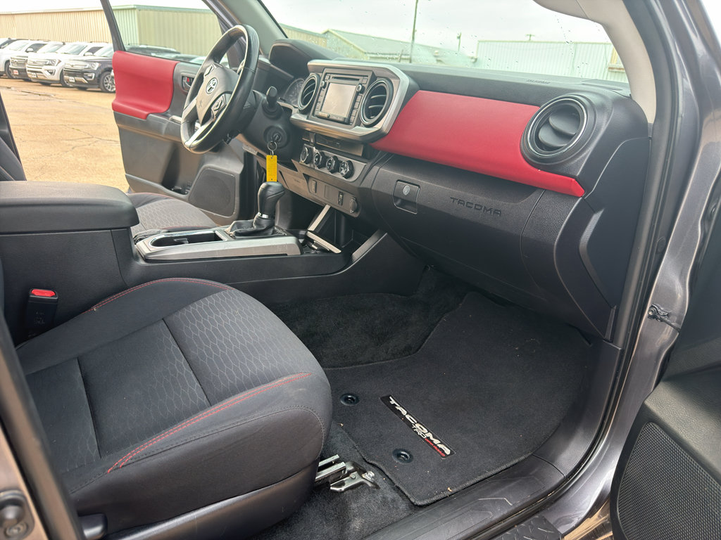 Used 2016 Toyota Tacoma SR5 w/ SR5 Appearance Package (SN) AWD/4WD image 28