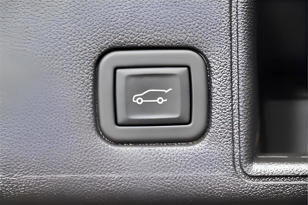 Used 2024 GMC Terrain AT4 w/ Tech Package image 28