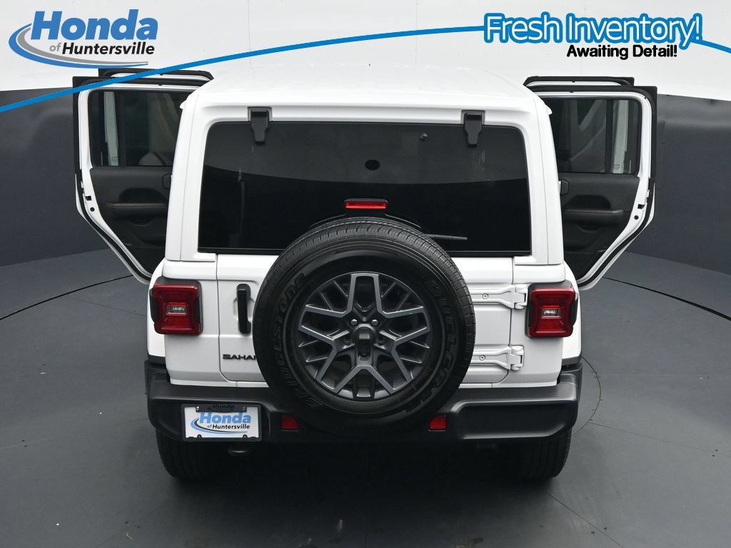 Used 2025 Jeep Wrangler Unlimited Sahara AWD/4WD image 40