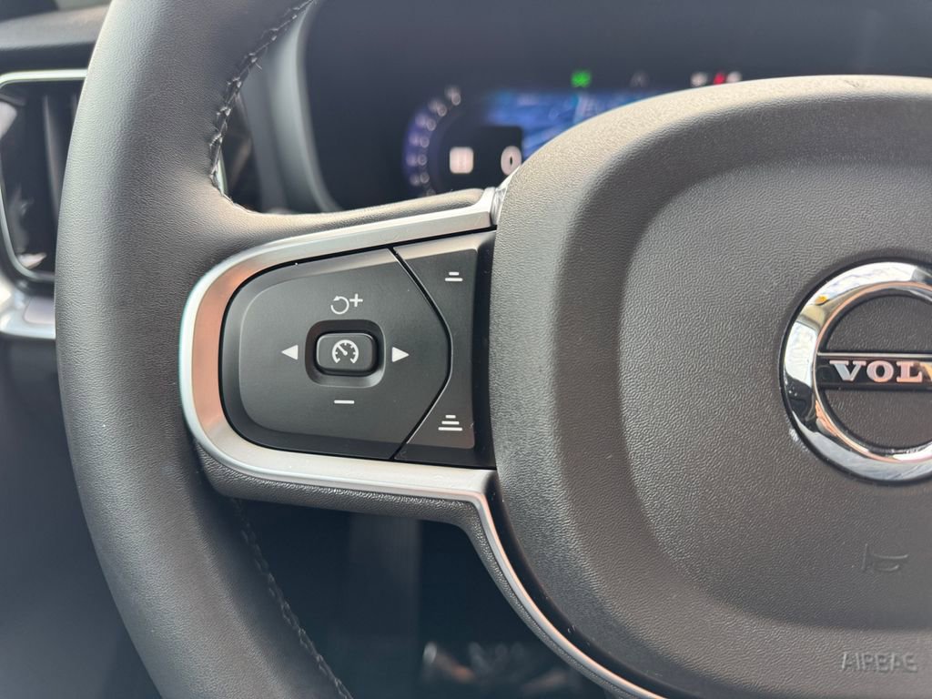 Certified 2025 Volvo S60 B5 Core image 12