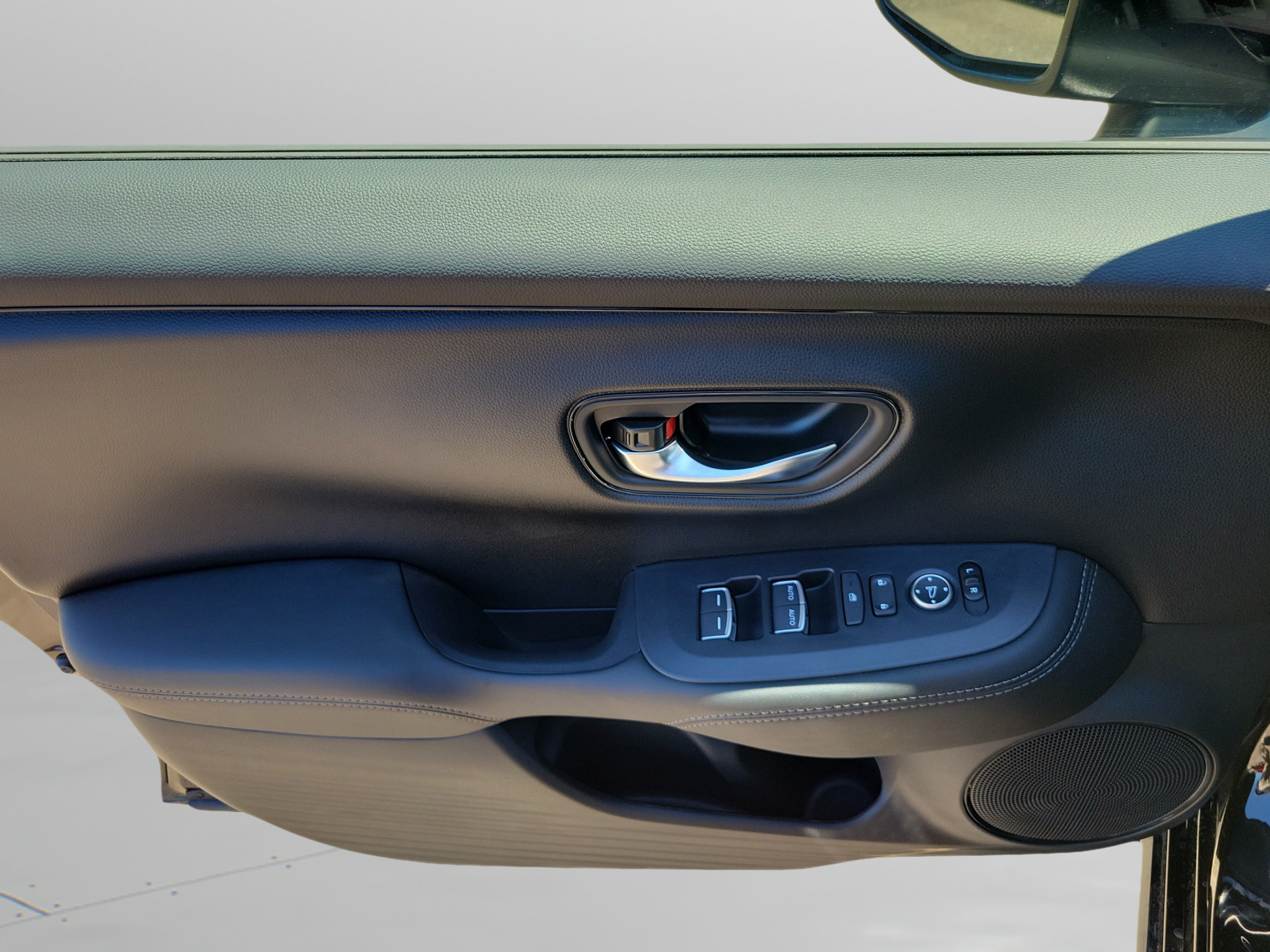 New 2027 Honda HR-V EX-L image 22