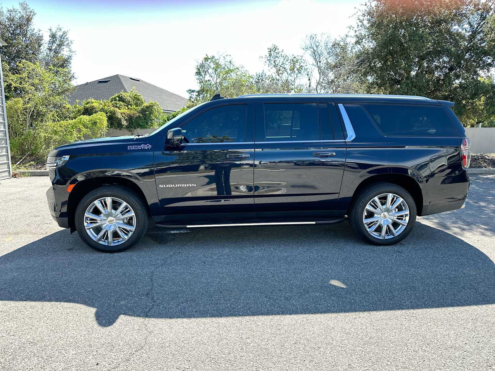 Certified 2023 Chevrolet Suburban High Country w/ Max Trailering Package RWD image 3