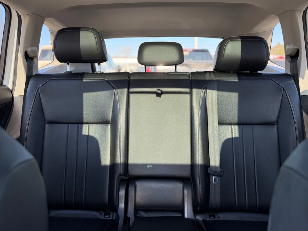 Used 2022 Volkswagen Tiguan SE image 24