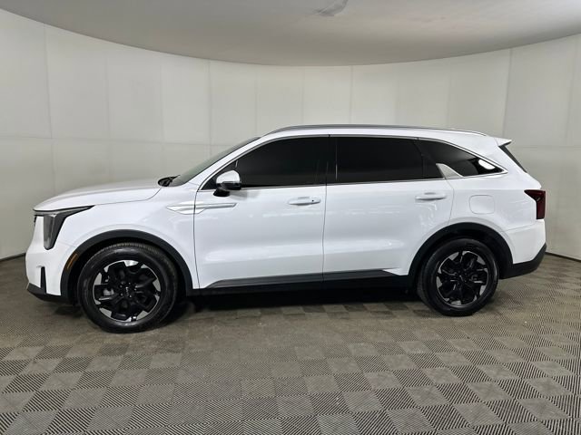 Used 2024 Kia Sorento S w/ Panoramic Sunroof Package image 6