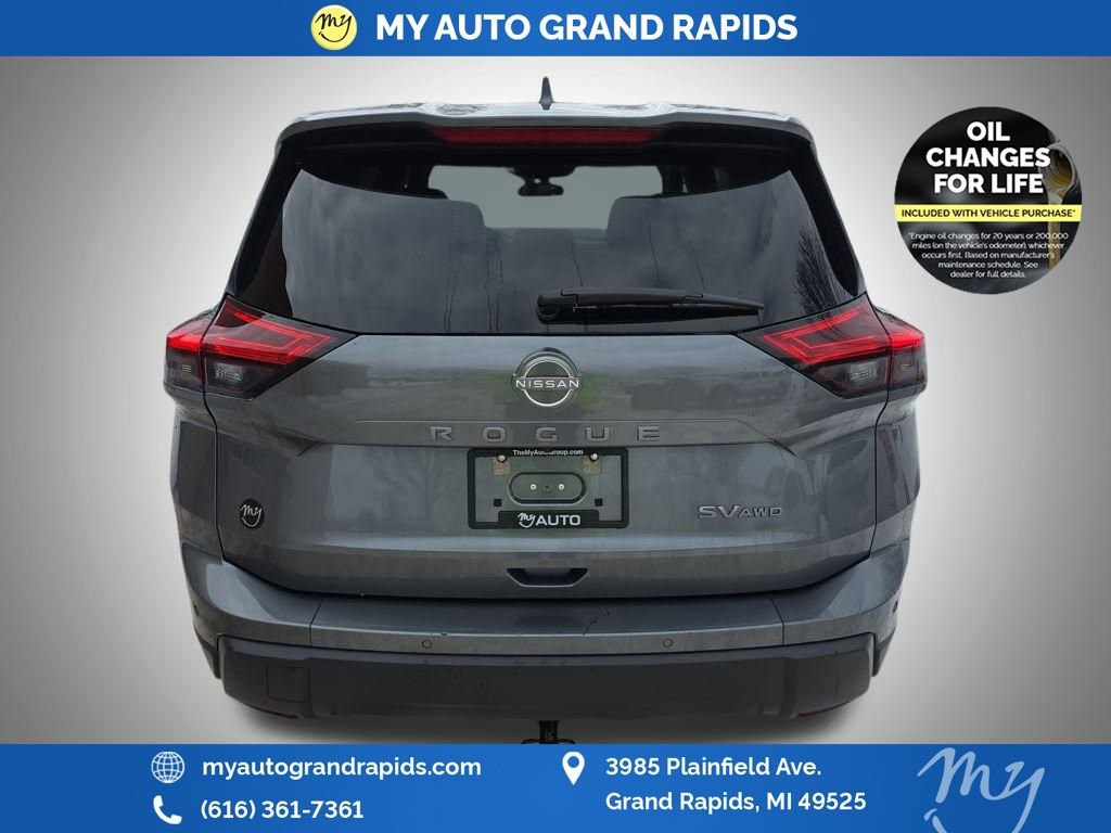 Used 2024 Nissan Rogue SV image 6