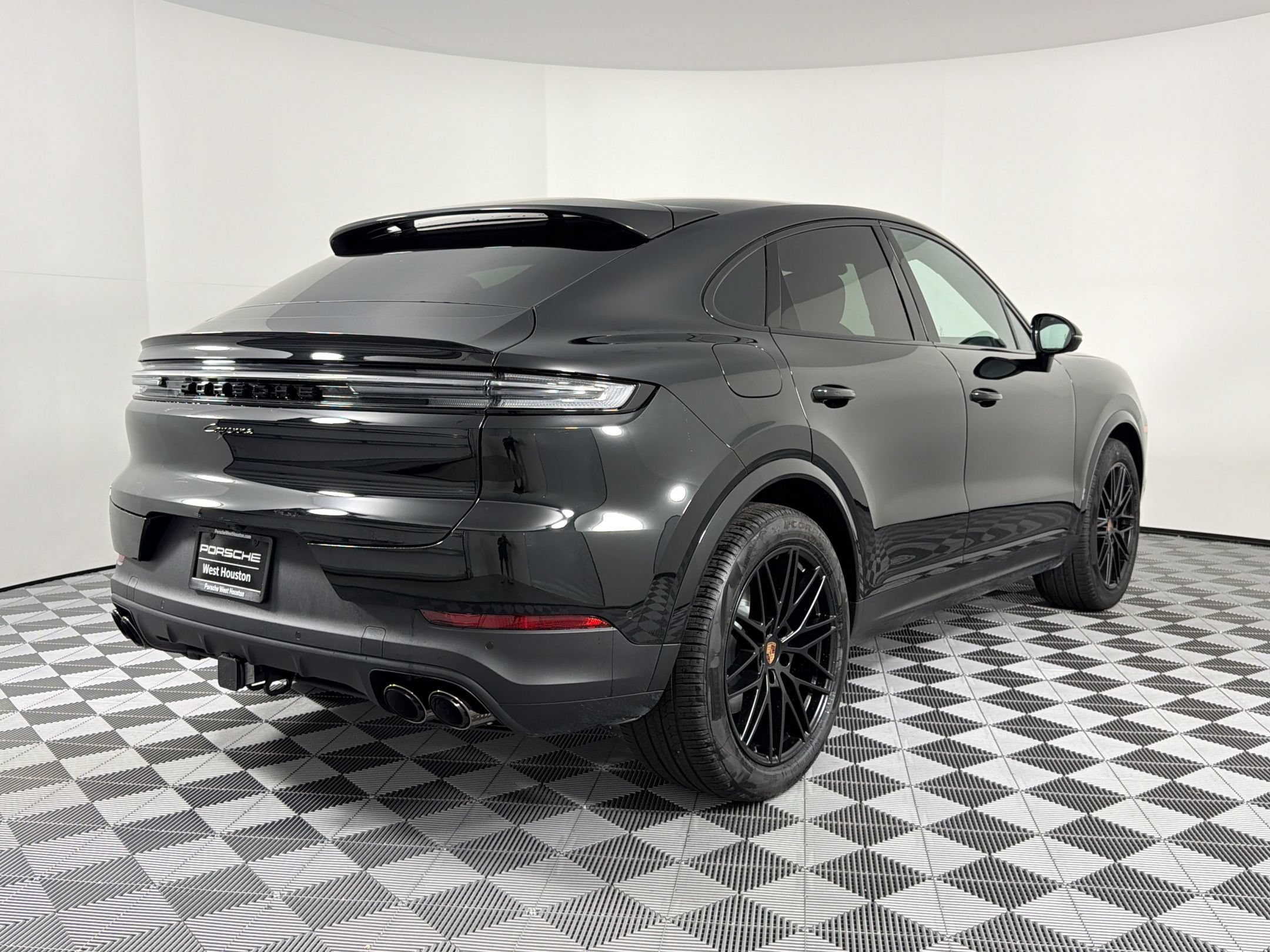 Certified 2026 Porsche Cayenne Coupe AWD/4WD image 9