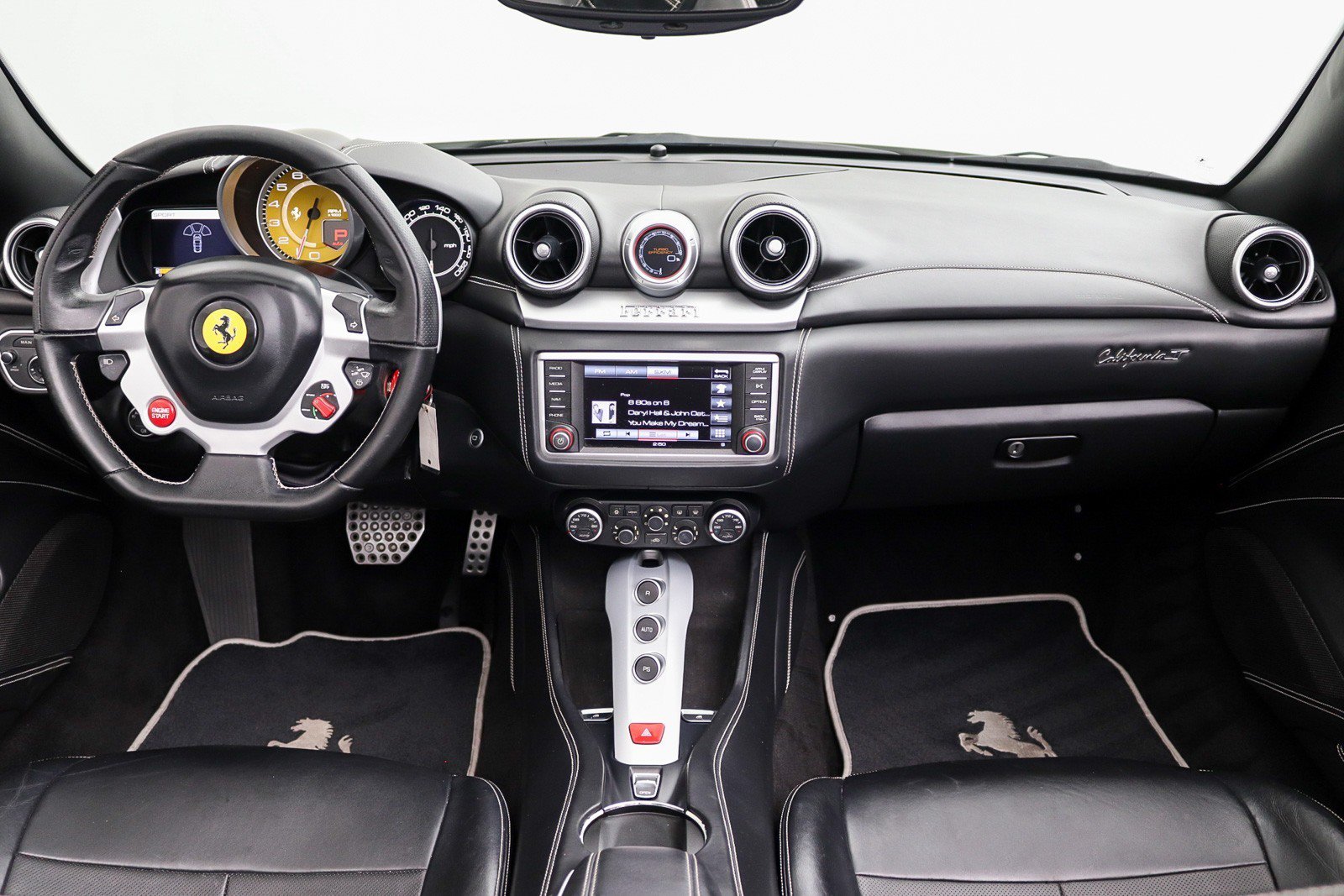 Used 2017 Ferrari California T RWD image 23