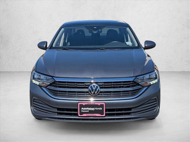 Used 2024 Volkswagen Jetta SE image 2