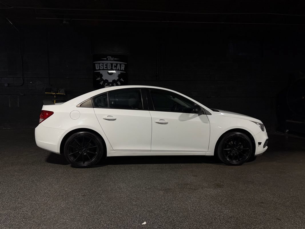 Used 2016 Chevrolet Cruze L FWD image 7