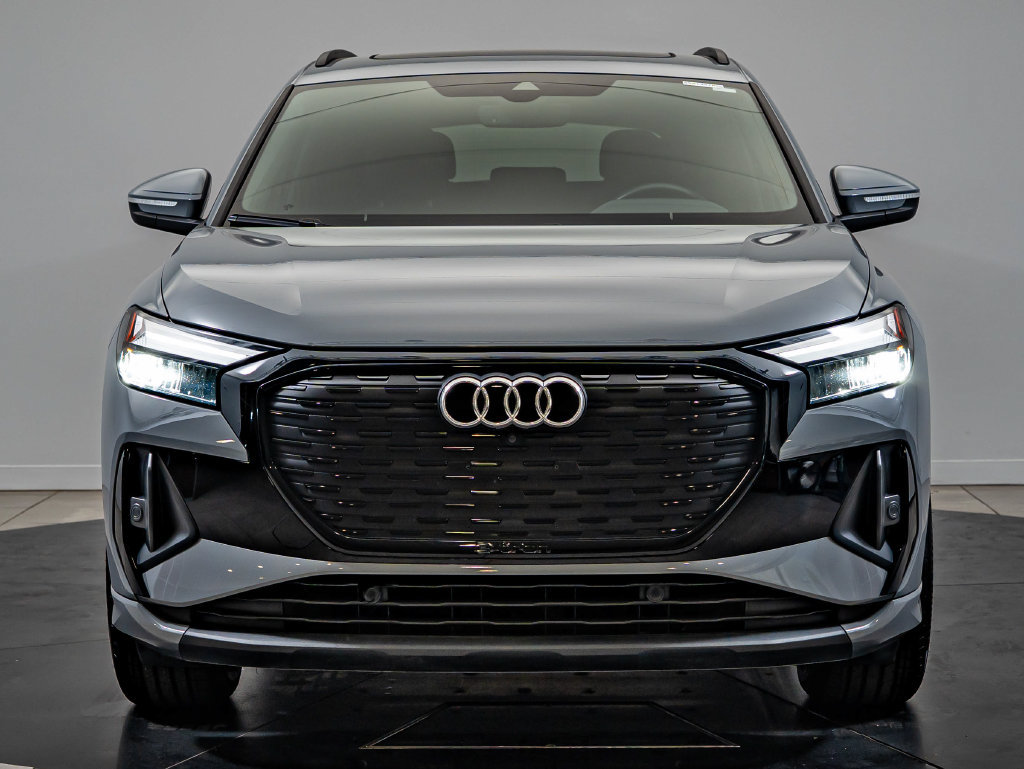 Used 2024 Audi Q4 e-tron Premium Plus w/ Premium Plus AWD/4WD image 2