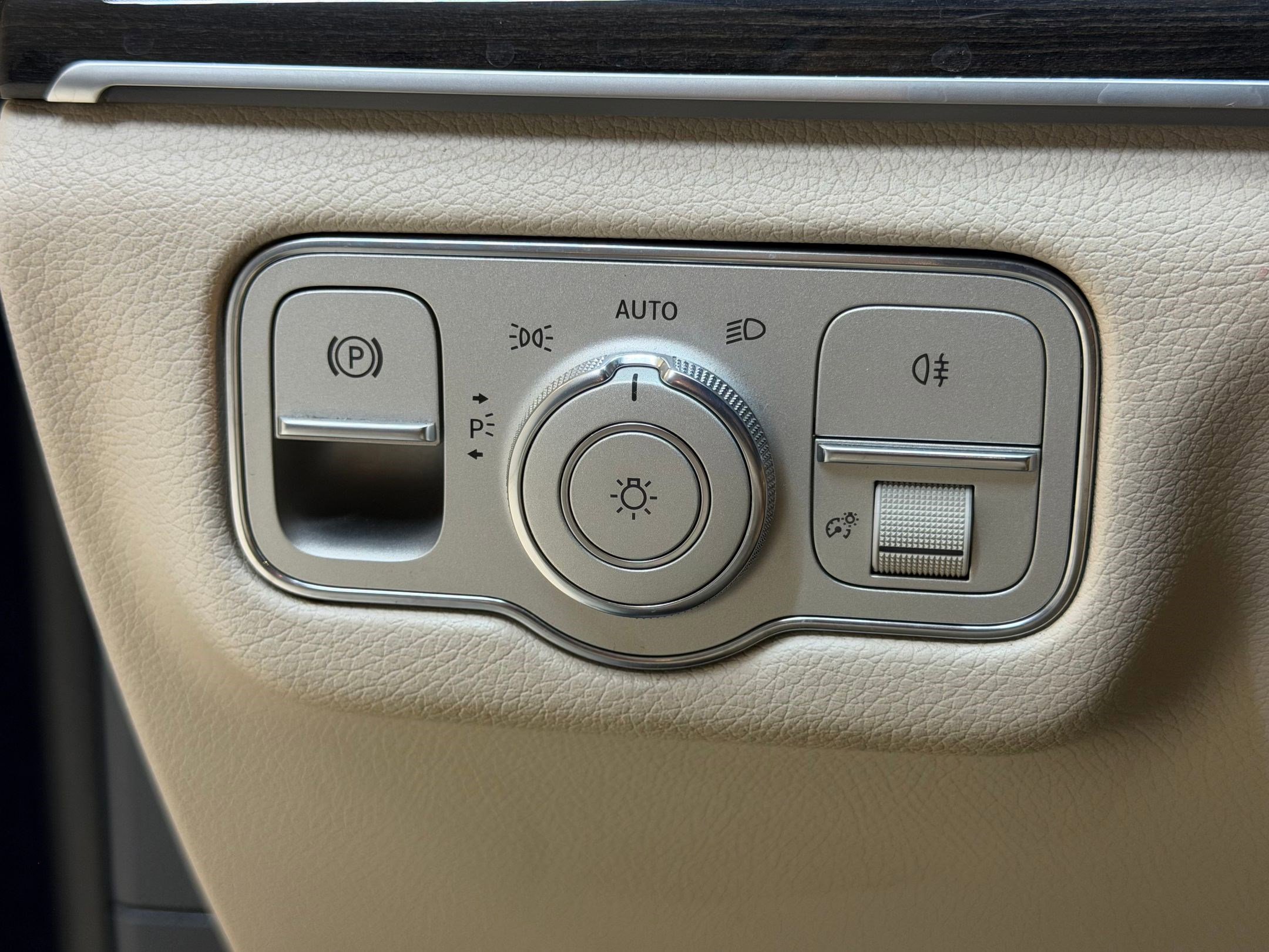 Used 2020 Mercedes-Benz GLS 450 4MATIC image 19