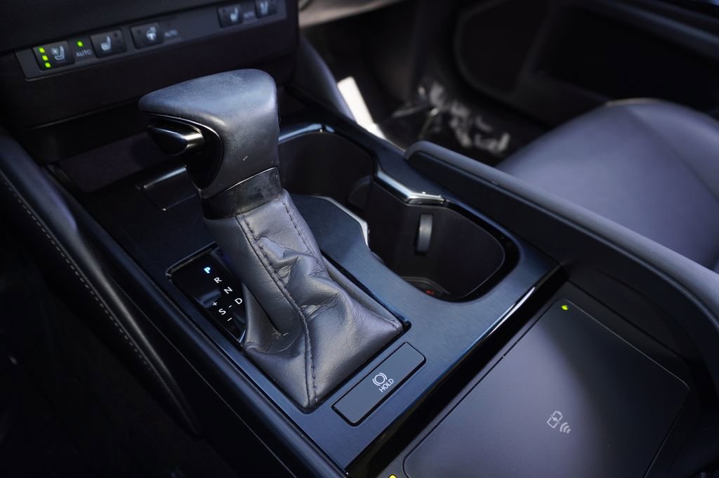 Used 2024 Lexus ES 350 w/ Premium Package FWD image 18