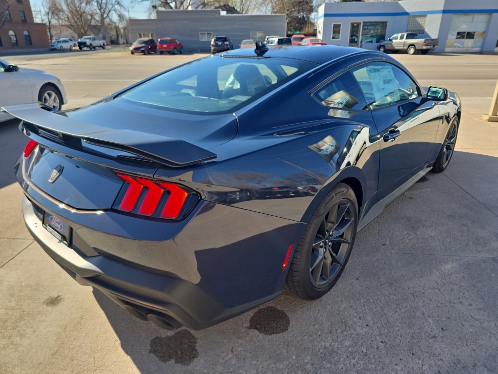 New 2025 Ford Mustang Dark Horse image 5