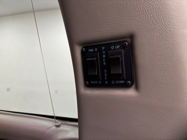 Used 2019 GMC Savana 2500 Extended w/ Enhanced Convenience Package image 10