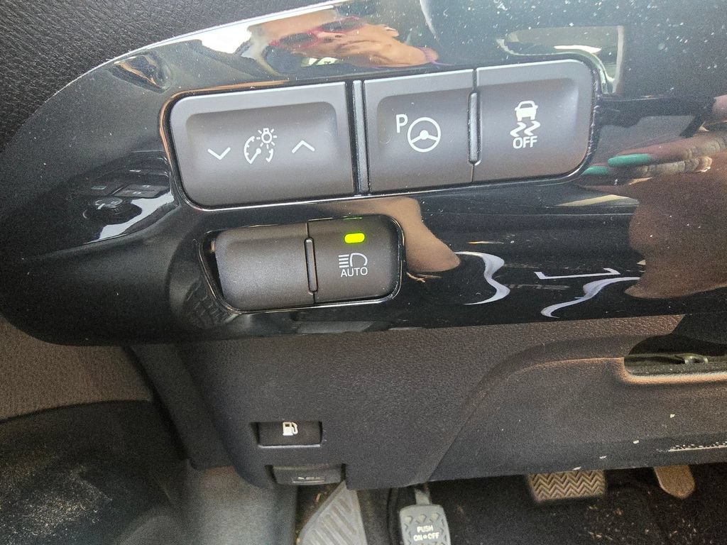 Used 2017 Toyota Prius Four Touring FWD image 24