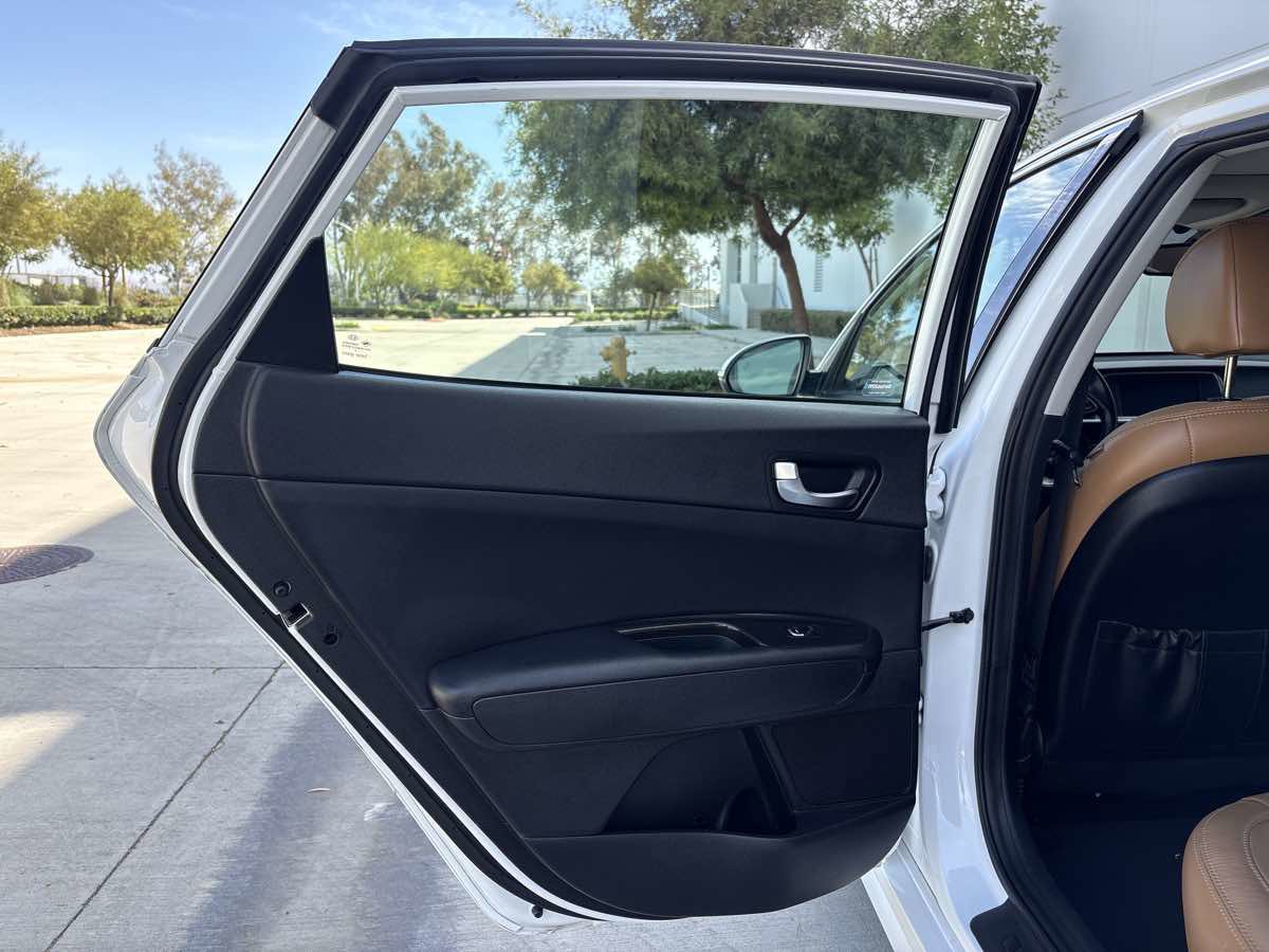 Used 2019 Kia Optima EX w/ EX Premium Package FWD image 12