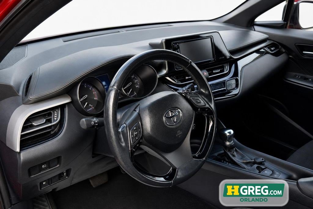 Used 2018 Toyota C-HR XLE FWD image 11