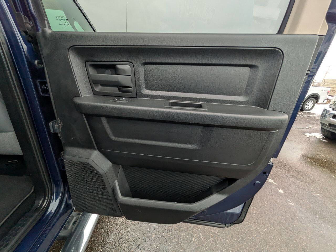 Used 2015 RAM 1500 Express image 28