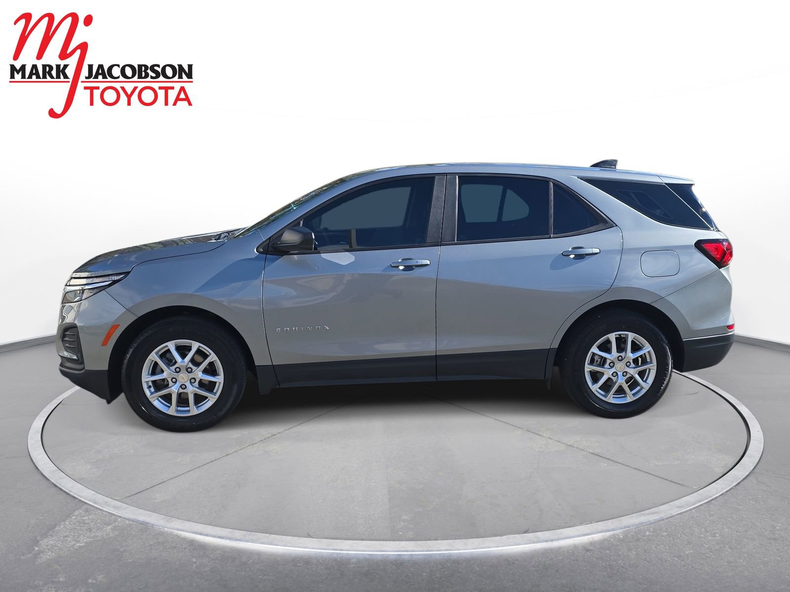 Used 2023 Chevrolet Equinox LS image 14