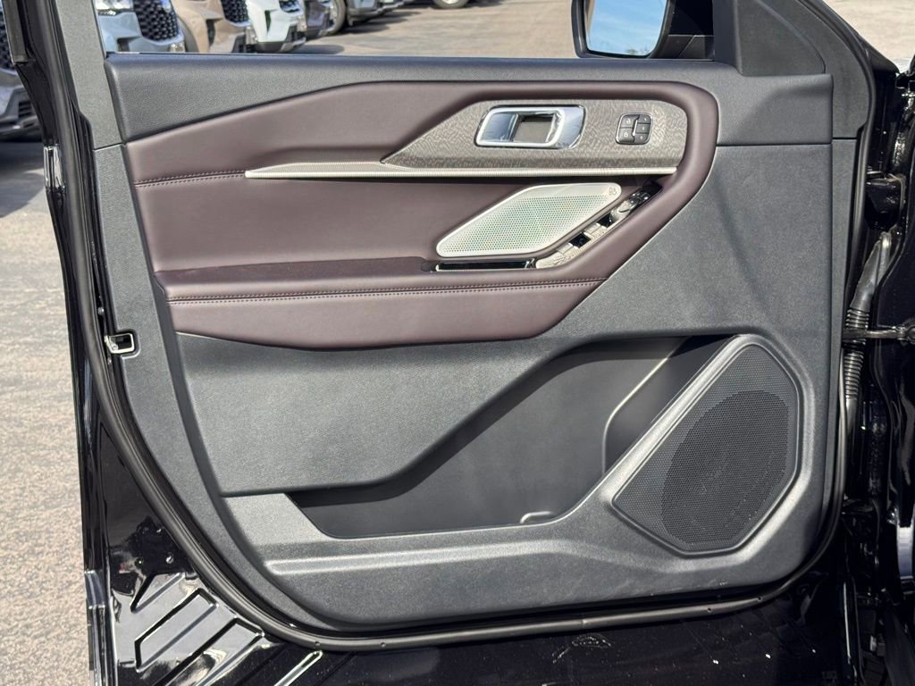 New 2026 Ford Explorer Platinum image 16