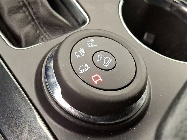 Used 2017 Ford Explorer XLT w/ Equipment Group 202A image 26