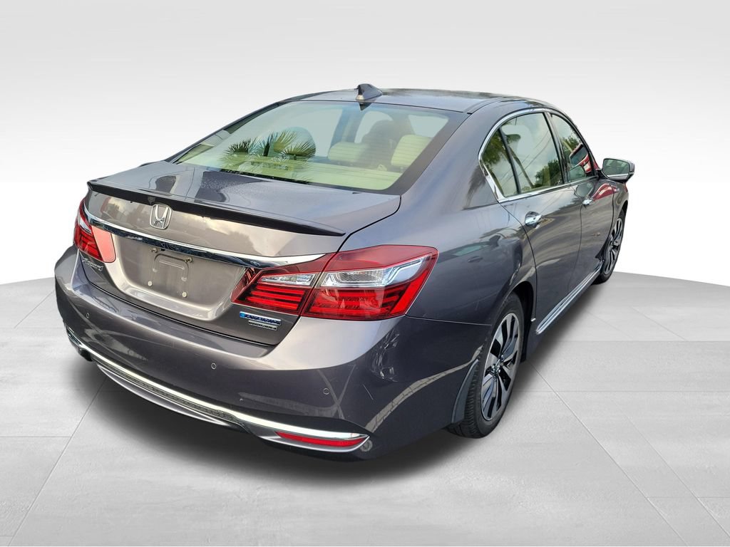Used 2017 Honda Accord Touring image 12