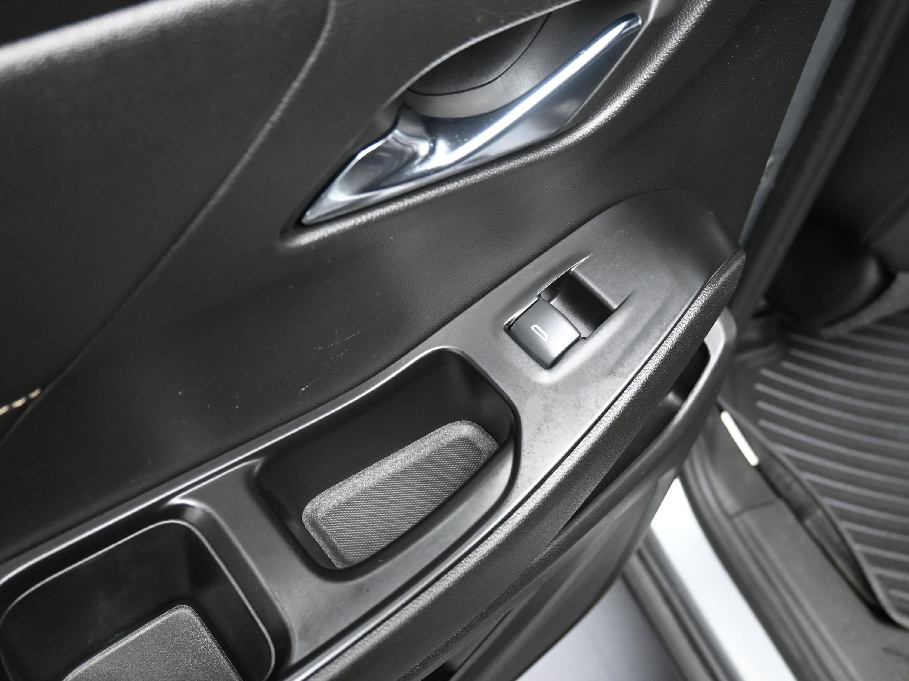 Used 2023 Chevrolet Traverse LT w/ LT Premium Package image 25