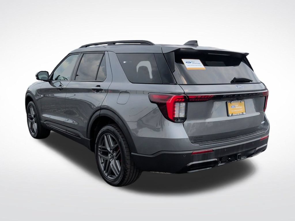 Certified 2025 Ford Explorer ST-Line w/ ST-Line Street Pack AWD/4WD image 5