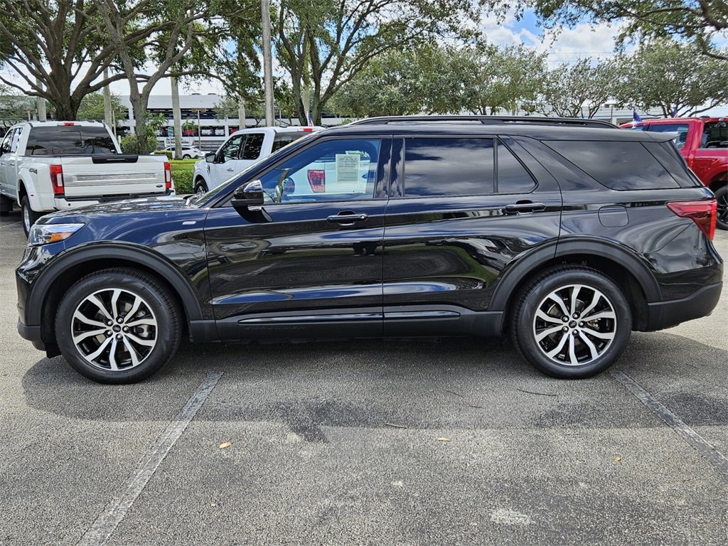 Used 2023 Ford Explorer ST-Line w/ Class IV Trailer Tow Package image 2
