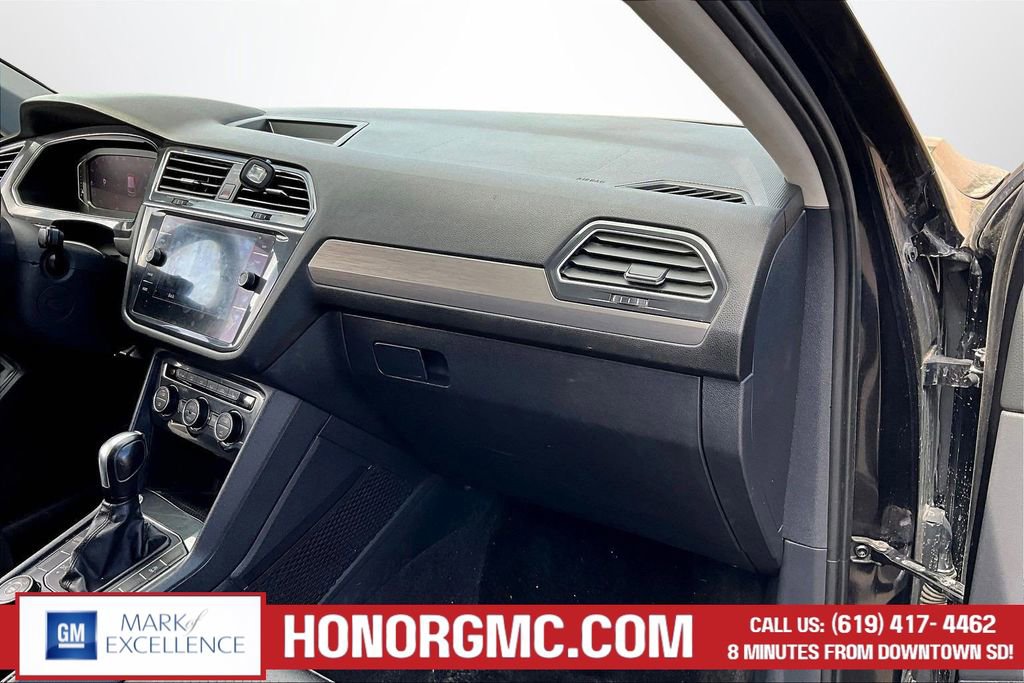 Used 2020 Volkswagen Tiguan SEL image 24