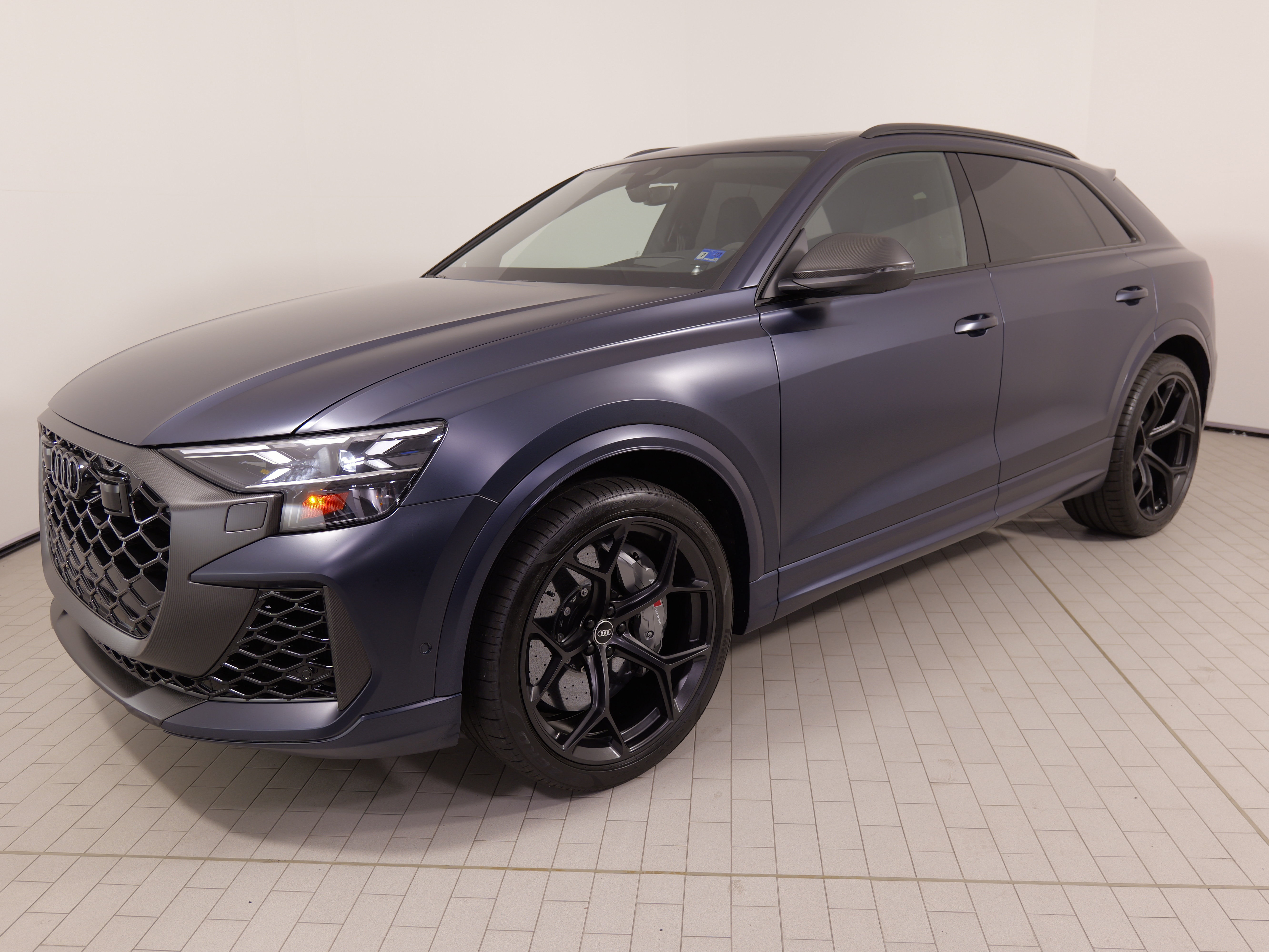 Used 2025 Audi RS Q8 performance AWD/4WD image 3