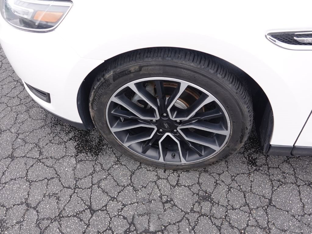 Used 2017 Ford Taurus SEL w/ Equipment Group 201A image 6