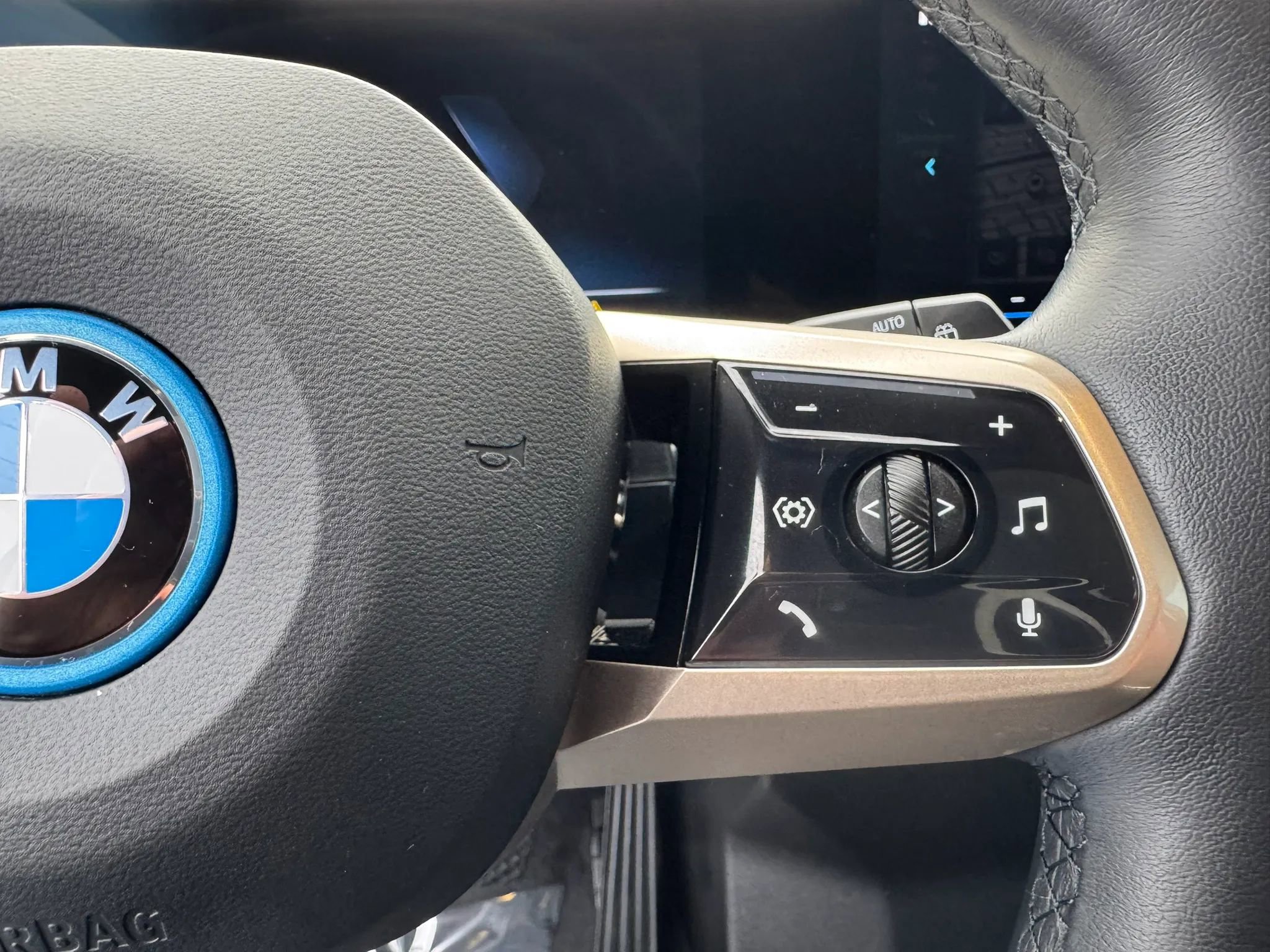 Used 2023 BMW iX M60 AWD/4WD image 33