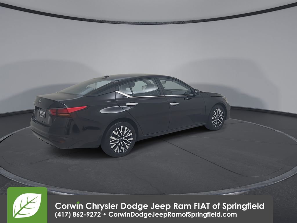 Used 2025 Nissan Altima 2.5 SV image 16