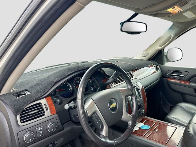 Used 2011 Chevrolet Avalanche LTZ AWD/4WD image 6