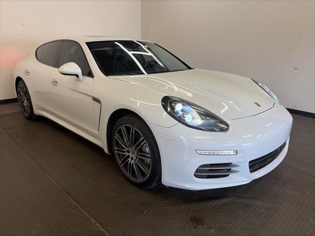 Used 2015 Porsche Panamera 4S image 1