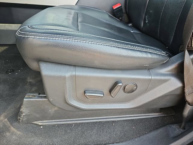 Used 2022 Ford F250 Lariat w/ Black Appearance Package AWD/4WD image 12