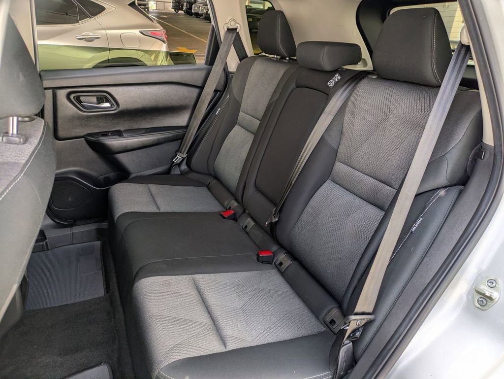 Used 2024 Nissan Rogue SV image 24