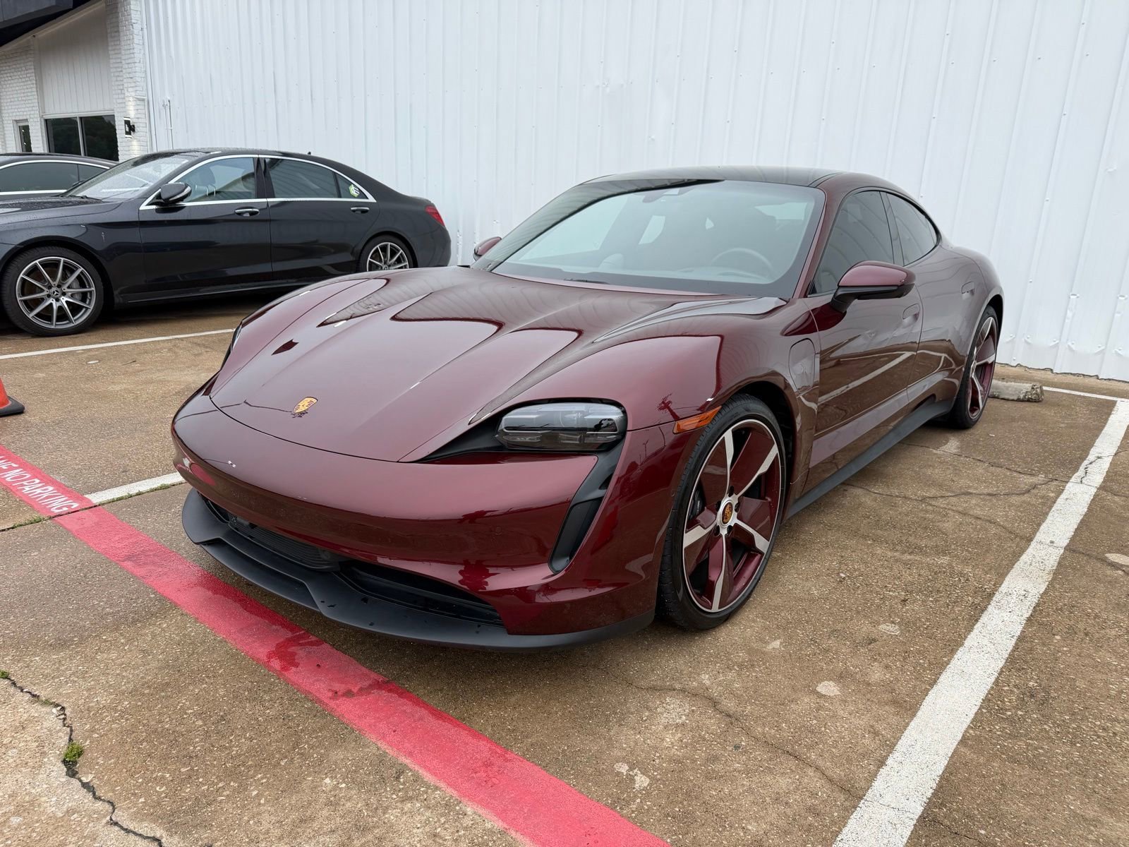 Used 2023 Porsche Taycan image 1