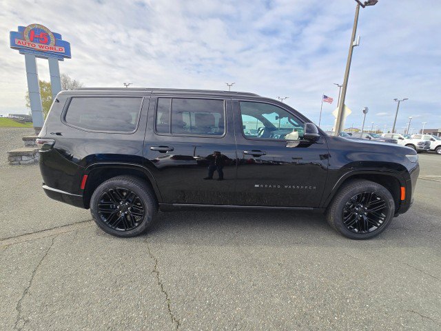 New 2026 Jeep Grand Wagoneer Limited AWD/4WD image 2